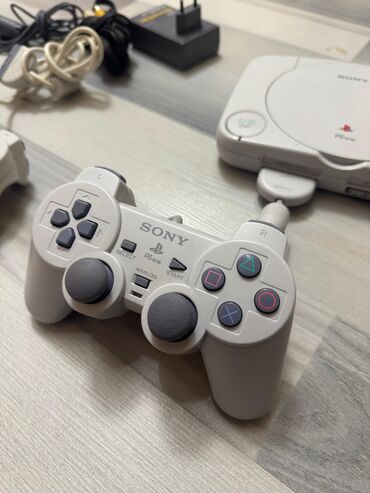 card reader: Ps one İDEAL veziyyetde Cipli Zavod Kutusu və bütün Aksesuarları ilə