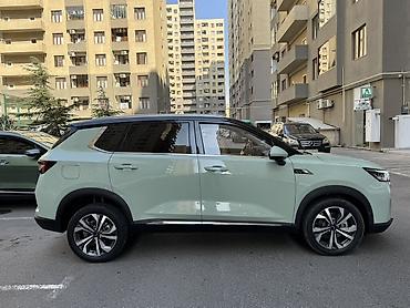 bmv satisi: Krossover/SUV – açıq yaşıl rəng, qara dam və tünd şüşələr Xarici: - — 3