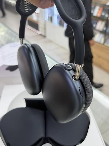 samsung 55: AirPods Max —2 — 5