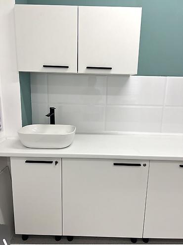 туалет для больных: Стоматологический центр, 23 м², 1 комната, Частично с оборудованием,1 линия — 2
