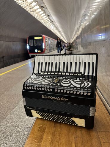 Аккордеоны: Продаю Германский аккордеон Вельтмейстер каприз Вельтмейстер метеор — 2