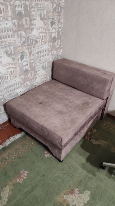 удобное кресло: Кресло-кровать, Для зала, Б/у