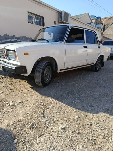 VAZ (LADA): VAZ 2107, ağ rəng, sedan kuzov. - Xarici görünüş: ağ boya, xromlu ön — 5