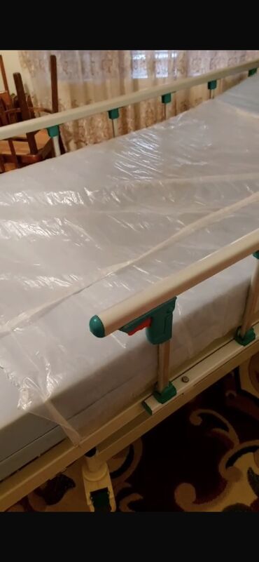 Tibbi çarpayılar: Az işlənmiş xəstə çarpayısı. Matrası var. Yaxşı vəziyyətdədir — 10