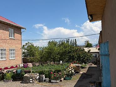 дом в горах: 🏡 Продаётся капитальный кирпичный дом в центре города 📍 Локация — 4