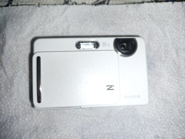 siqnalizasiya sistemi: Fujifilm Finepix Z300 batareya ilə yoxladım . ekran işləyir. amma