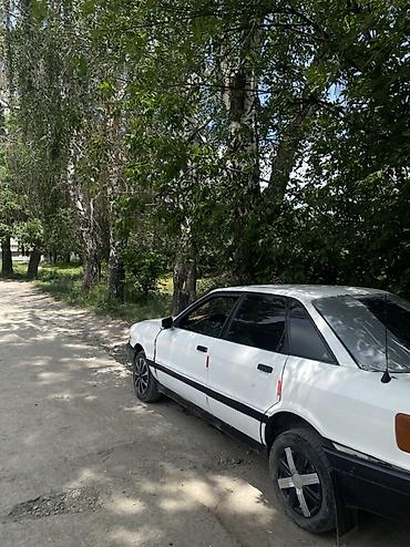 Транспорт: Audi 80: 1986 г., 1.8 л, Механика, Бензин, Седан — 4