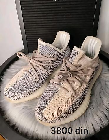 Patike: Skechers i Yezzy

36-46

Cene su na slikama — 14