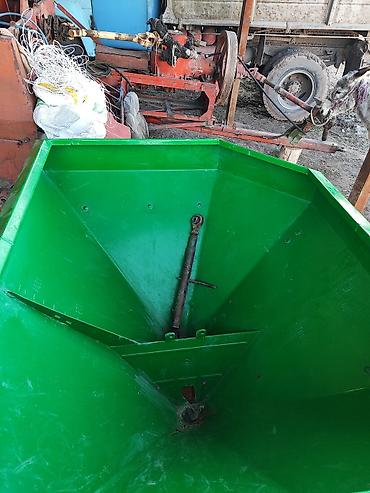 Пескоразбрасыватели: Продается разбрасыватель, навесной (Рум).состояние хорошее. объем до — 8