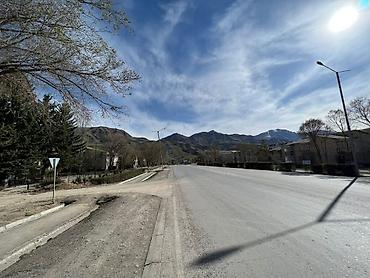 Продажа магазинов: Продается помещение под бизнес г.Нарын возле центральной трассы цена — 13