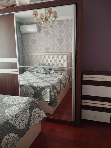 Dolablar: Sfaner ve 2 tumbalariynan satilir 400 m.Ehmedlide.

4494 zeyno♥️