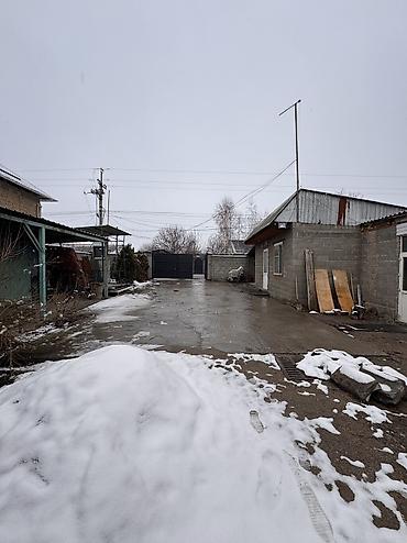 Продажа коттеджей и домов: Село Каирма продается участок 10 соток с домом контейнер 20 тонник — 15