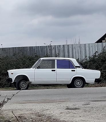 VAZ (LADA): Model: VAZ 2107 (klassik “Jiquli” sedan) Kuzov: 4 qapılı, ağ rəng — 1