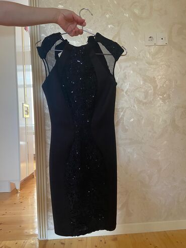 купить вечернее платье в баку: Zərif qara kokteyl/ziyafət geyimi - Model: bədənə oturan, midi