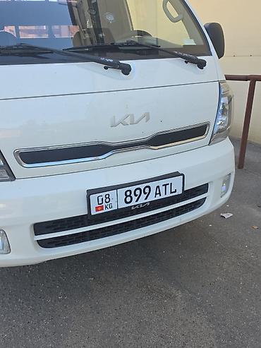 фура ивеко: Kia Bongo III (обновленный логотип Kia) — компактный бортовой — 2