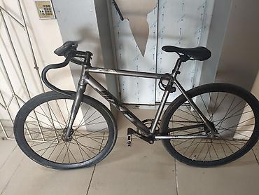 Фикс-велосипед / single speed в лаконичном городском стиле. Подходит