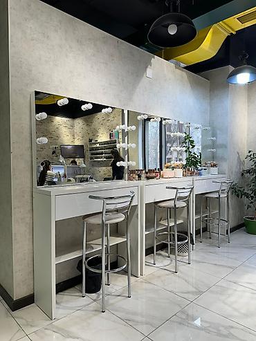 Кронштейны, стойки: Кронштейн Для одежды, Материал: Металл, С подсветкой, Новый — 57