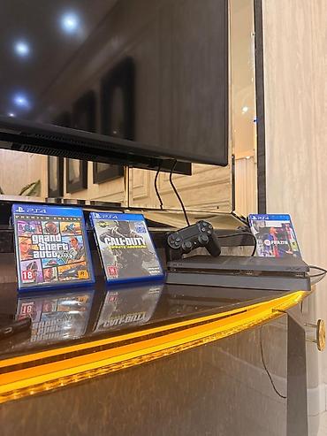 ps4 icare: PS4 Slim oyun konsolu paketi - Model: Sony PlayStation 4 Slim (qara) — 1