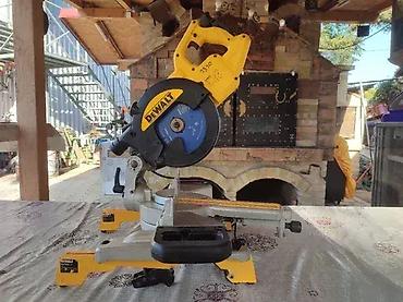 Ostali alati i mašine: Potezni ger DeWalt DWS sa postoljem DeWalt DE – ODLIČNO! Potezni ger — 15