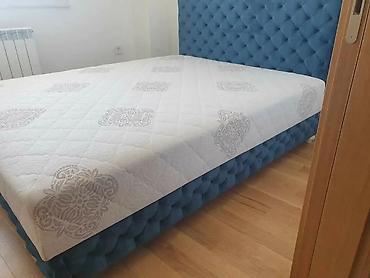 Kreveti: Tapacirani krevet sa visokim uzglavljem i mekim dijamantskim štepovima — 7