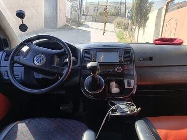 Volkswagen: Volkswagen Transporter (T5) miniven – qara rəng, 5 qapı, geniş salon — 4