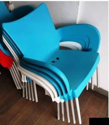plastične stolice za baštu: Bastenske stolice Prelepe stolice za bastu, terase itd Cena je po