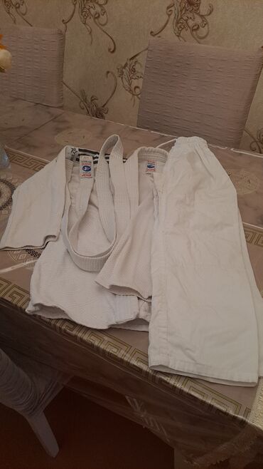 Пиджаки: Judo/Karate gi dəsti - Rəng: ağ - Komplekt: jaket (kimono üstü)