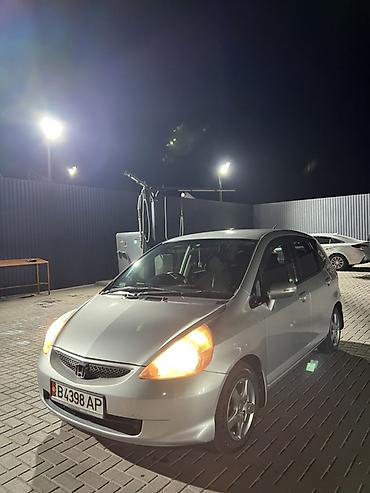Honda Fit: 2005 г., 1.3 л, Автомат, Бензин, Хэтчбэк
