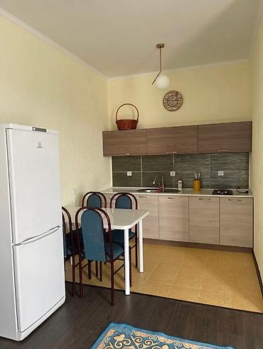 ысык куль: ** Коттеджный городок Демал., Цена в августе 5500 с., При бронировании — 2