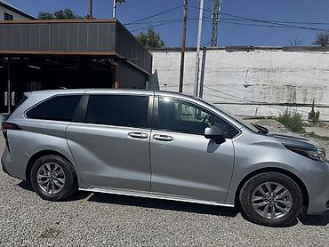 Toyota: Toyota Sienna: 2022 г., 2.5 л, Автомат, Гибрид, Минивэн — 5