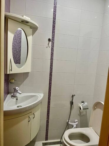 Uzunmüddətli kirayə mənzillər: Su sonasının yanında 19 mərtəbəli binanın 3-cü mərtəbəsində 2 otaq 110 — 9