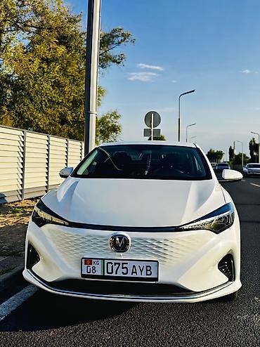 байд машина: Changan Eado Plus: 2022 г., 1.2 л, Робот, Электромобиль, Седан — 2