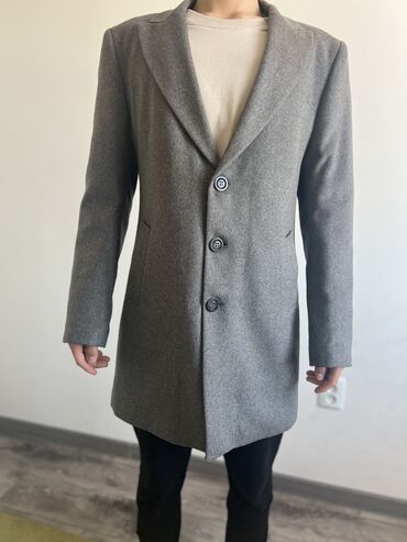 мужская одежда staff: Продаю пальто новое