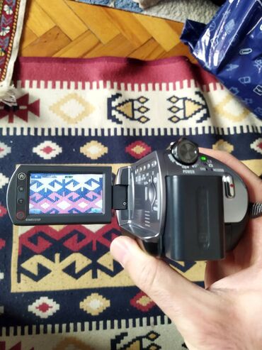 foto çanta: SONY videokamera DCR-SR62, 30 GB HDD, 25x optical zoom, zeiss linza