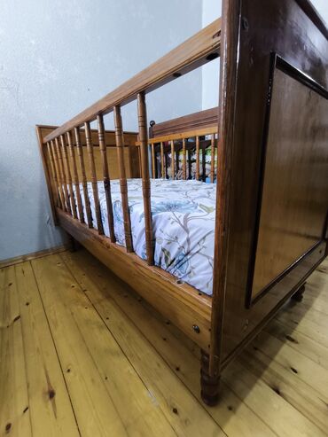 Təknəfərlik uşaq çarpayıları: Oğlan və qız üçün, İşlənmiş, Çarpayı, Bazasız, Matras ilə, Siyirməsiz — 14