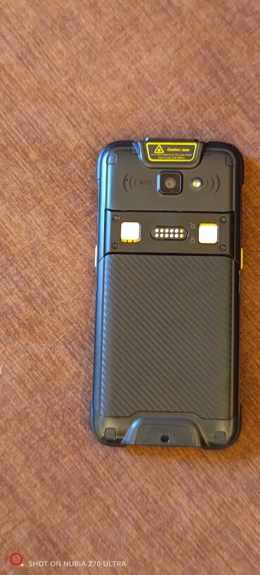 телефон баку: Sənaye tipli möhkəm smartfon Xüsusiyyətlər: - Gücləndirilmiş korpus