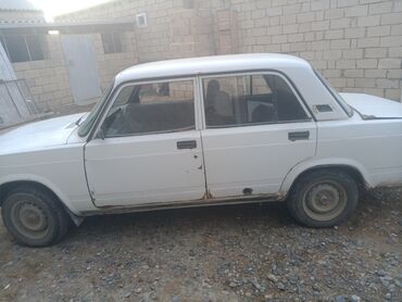 qubada ucuz avtomabiller: VAZ (LADA) 2107: 0.3 l | 2002 il Sedan