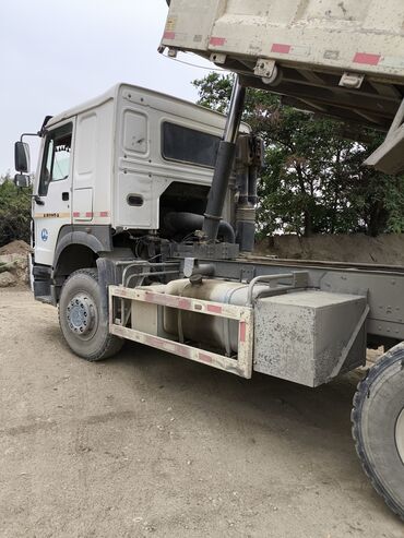 Другие автомобили: Продаётся самосвал 6x4 Howo (Sinotruk) белого цвета. Основные — 13