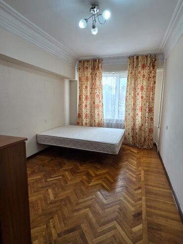 квартира семная: 3 комнаты, 76 м², Индивидуалка, 3 этаж, Косметический ремонт