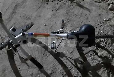 barter velosiped: Uşaq/yeniyetmə üçün dağ velosipedi - Rəng: ağ, qırmızı-mavi qrafika - — 3