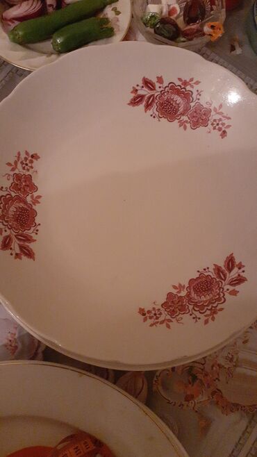 Столовая посуда: Тарелки, цвет - Белый