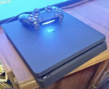 irshad playstation 4: PlayStation 4 İçində 4 oyun 1 disk 2 pult Az işlenib real aliciya