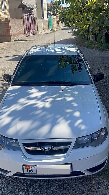 Daewoo Nexia: 2012 г., Седан — 3