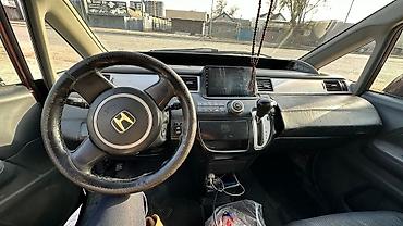 семорка 07: Honda Stepwgn: 2009 г., 2 л, Автомат, Бензин, Минивэн — 7