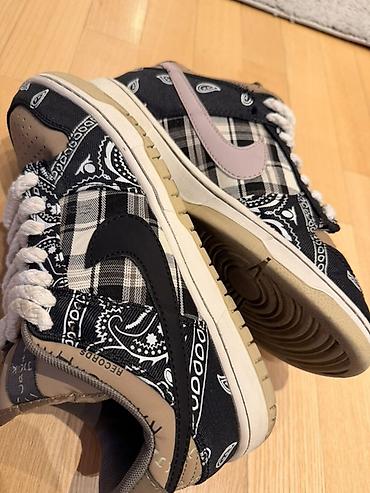 Patike: Nike SB Dunk Low “Travis Scott” – patike sa karakterističnim bandana i — 4