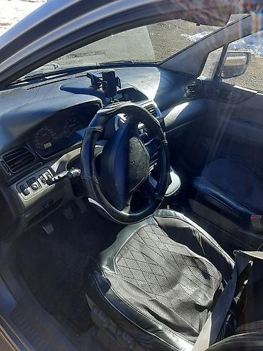 Mitsubishi: Mitsubishi Space Wagon: 2001 г., 2 л, Механика, Бензин, Минивэн — 3