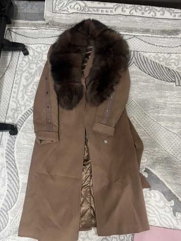 дублёнки в бишкеке: Пальто, Зима, По колено, L