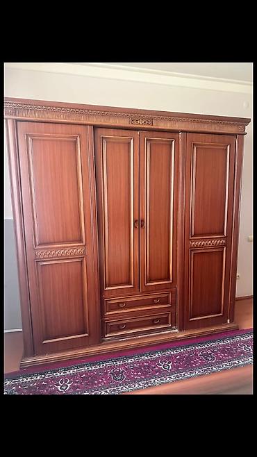 asılqan paltar ucun: Klassik üslubda iri qarderob şkafı - Material: taxta üzləməli — 1