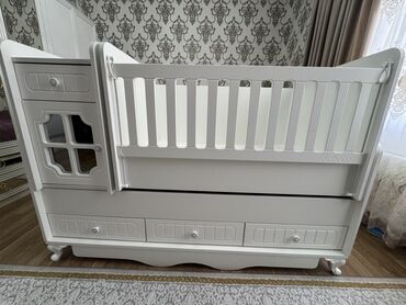 pencere setka: Для девочки и мальчика, Четырехугольная, Колыбель, Без бортиков, С матрасом, С механизмом качания