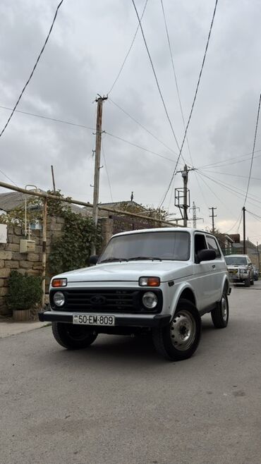 VAZ (LADA): Maşın saz vezyetdedir.heç bir problemi yoxdur zavod maşındır vuruğ — 1